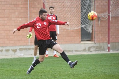 Jordi Calavera, entrenant amb el Nàstic