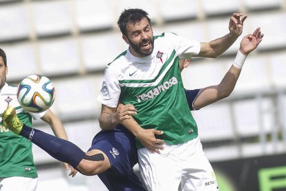 Joselu, en una acción con la camiseta del Ràcing de Ferrol.