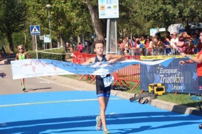 El campió infantil de Catalunya de Triatló, Cesc Llauradó.