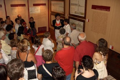 Imatge d'arxiu d'una de les visites teatralitzades al Museu del Port.