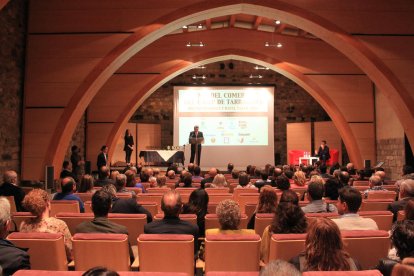 La sala del Castell del Paborde acogió a cerca de 150 representantes del mundo del comercio del Camp.