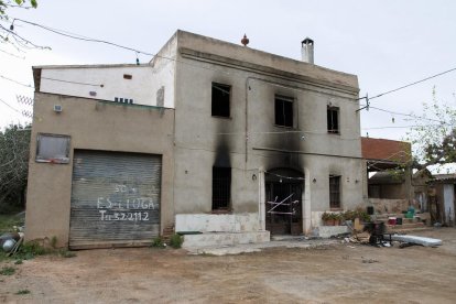 Aquest és l'estat en què va quedar un dels masos després del foc.