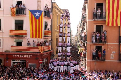 5de9 amb folre de la Colla Jove de Tarragona.