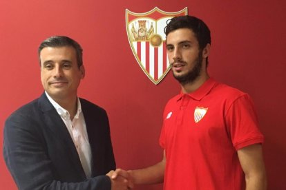 Giorgi Aburjania al Sevilla FC.