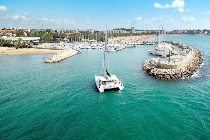 Troben un home mort a la Platja de Ponent