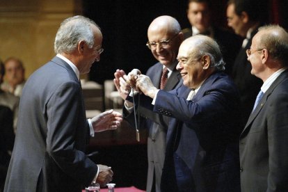 Bach recibió la cruz de Sant Jordi el año 2003.