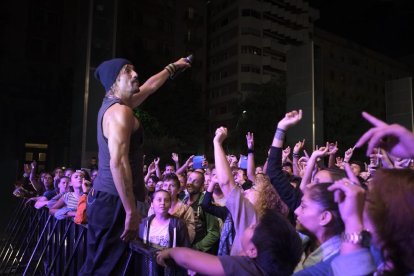 El solista Macaco en un momento del concierto de la Kapital.