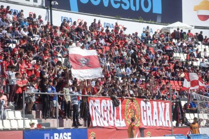 Una nueva Marea Grana espera inundar La Romareda el domingo