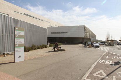 Tant metges de l'hospital Sant Joan de Reus, a la imatge, com del CAP del municipi, en un principi, van assegurar a la pacient que la causa dels dolors era psicològica.