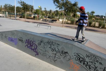 Imagen de un 'skater' al 'Skate-Park' del Parc del Francolí.