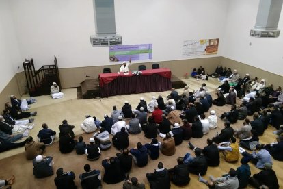 Una imatge de l'interior de la mesquita, durant la celebració d'un dels congressos que aquesta acull.