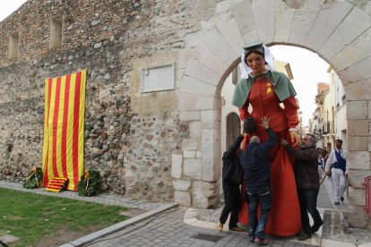 La geganta del Setge passa per l'arc