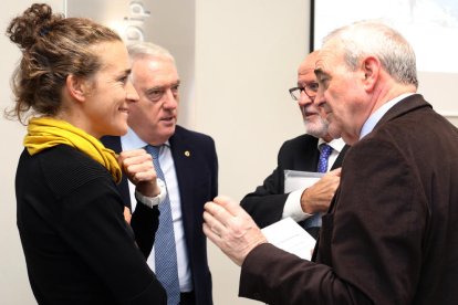 Picas, amb Josep Poblet i d'altres integrants a la presentació, a l'Auditori de la Diputació.