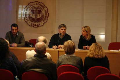 imagen de la reunión en que se informó a los vecinos del proyecto.