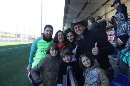 La familia amb Messi, que han pogut conèixer recentment.