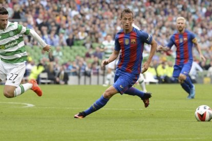 Juan Cámara jugant amb el primer equip del Barça en un partit amistós contra el Celtic de Glasgow.