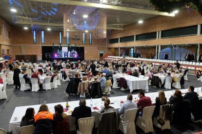 Imagen de la comida de Navidad de las personas mayores de La Pobla.