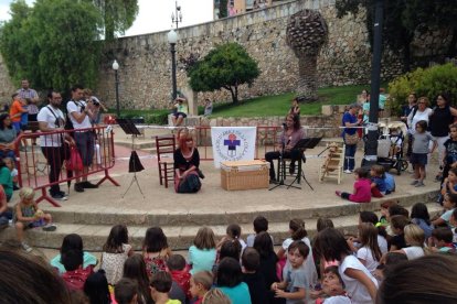 Lectura del nuevo cuento dedicado al Seguici de Santa Tecla.