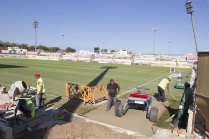 El Estadio ultima la puesta a punto para acoger el debut del CF Reus en la plata