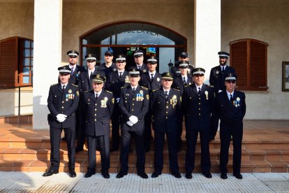 Fotografía de familia de la plantilla de la Policía Local.