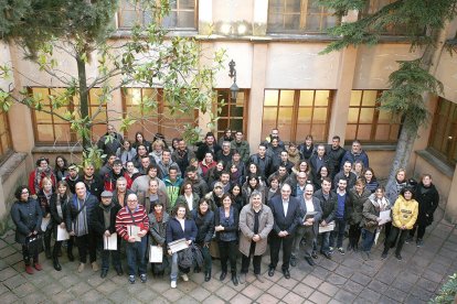 Participantes al acto de clausura con el alcalde y concejales vallenses.