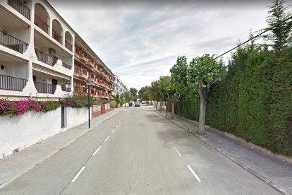 El vehículo fue localizado en la avenida Imperial Tàrraco de Coma-ruga.