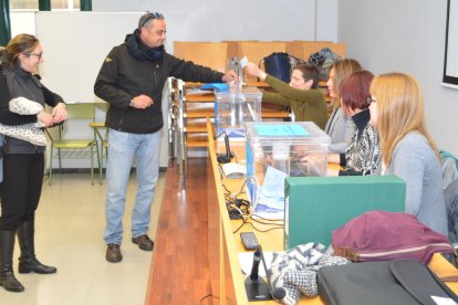 Imagen de la mesa de votaciones de Vila-seca.