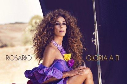 La artista presenta su tour Gloria a Ti en la plaza de las Comunitats Autònomes.