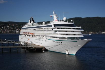 El crucero Crystal Symphony hace escala en Tarragona por primera vez