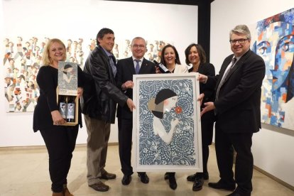 Fotografía de familia de la presentación de la etiqueta.