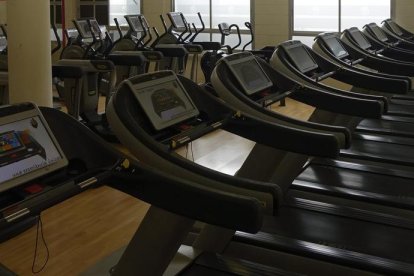 Instalaciones del gimnasio del club encarnado-y-negro.