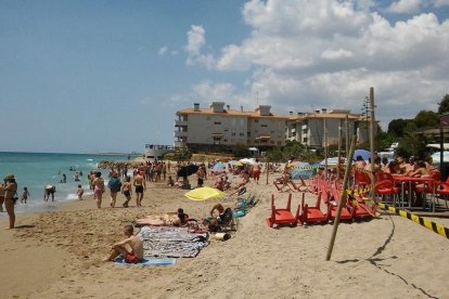 El jueves la playa volvió a sufrir un nuevo episodio de regresión de arena. El sábado, se centró de forma natural, pero dejó un gran peldaño. Imagen del domingo.