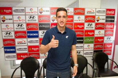 Edgar Badia, instants després d'anunciar la seva renovació amb el CF Reus, el 28 de març d'aquest 2017.