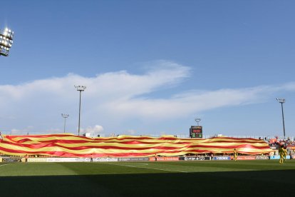 La bandera mostrada durante el Reus-Osasuna.