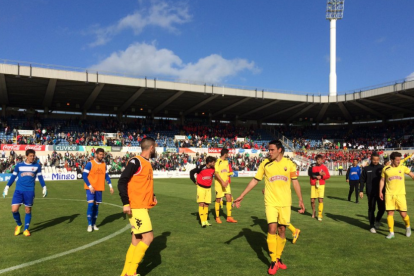 Alguns aficionats del Racing de Santander han marxat abans d'acabar el partit.