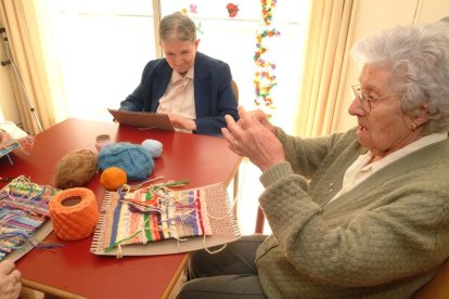 Imagen de archivo de personas mayores en la residencia Pere Badia