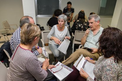 Este jueves se hizo la primera sesión de debate de las propuestas en el Centre Cívic i Cultural el Colomí.