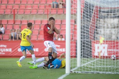 Molina, lamentant-se d'una acció fallada durant el Nàstic-Lugo.