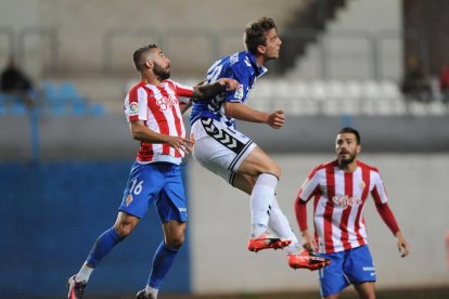 Manu Barreiro, durant un partit amb la samarreta de l'Alabès. L'equip complirà, amb el seu fitxatge, una antiga aspiració.