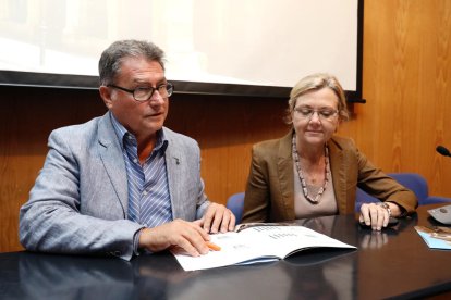 Pere Virgili e Isabel Vidal, ayer en la rueda de prensa en que se hizo balance de los dos últimos años.