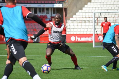 Achille Emaná, durante un entrenamiento.