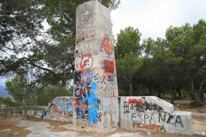 Gandesa demana la retirada del monument franquista del Coll del Moro