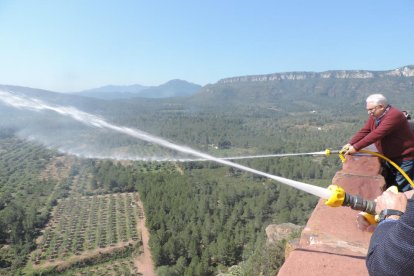 Este sistema permitirá impedir el desarrollo de las llamas en incendios iniciados en los alrededores de la montaña.