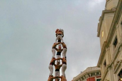 3de9f dels Xiquets de Reus a la plaça del Mercadal.