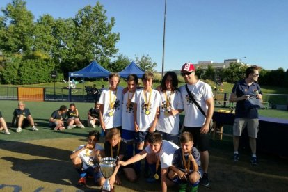 El equipo masculino de la escuela Àngels Garriga.