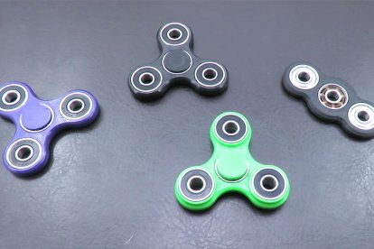 Els spinner són la nova joguina de moda entre els escolars.