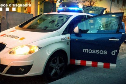 Imagen de archivo de un coche patrulla de los Mossos D'Esquadra.