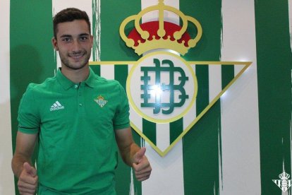 Nil Coch en la seva presentació amb el Betis la temporada passada