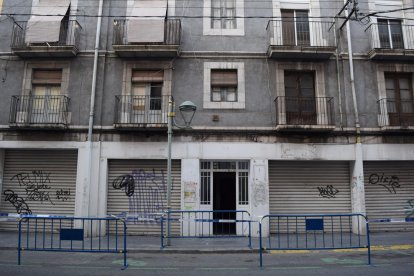 El edificio afectado es el número 15 de la calle Reial.