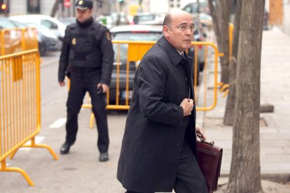 Pérez de los Cobos, llegando al Supremo.